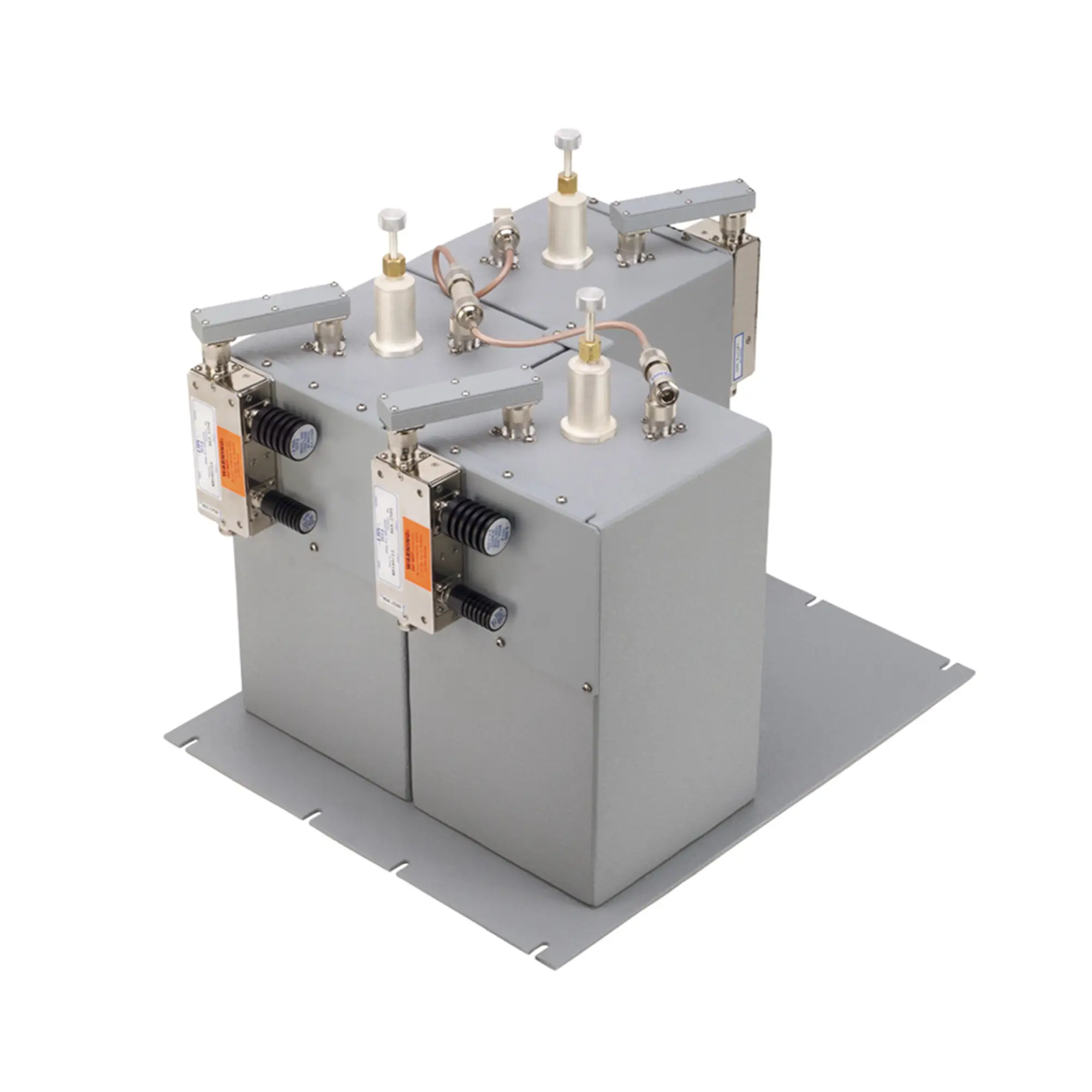 Combinador 440-512 MHz, para 3 Canales, 125 Watt, 200 KHz (min.) de Sep. Tx-Tx, 2 Circ. N Hembra.